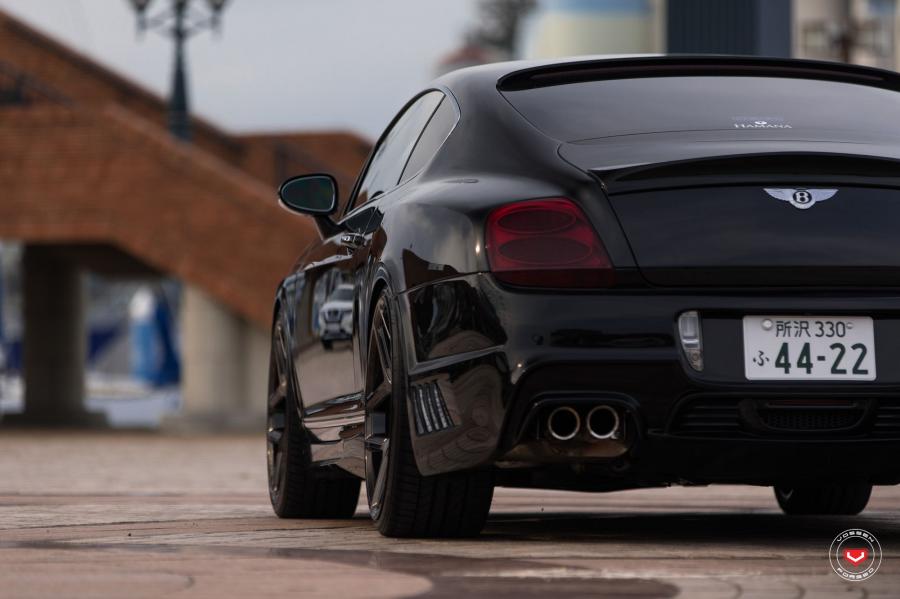 Детали экстерьера Bentley Continental GT on Vossen Wheels (CG-205) 2019 года  (фото 33 из 36)